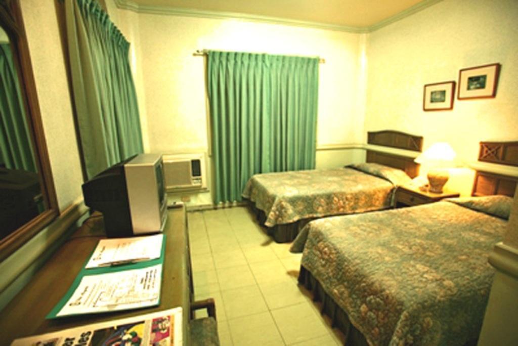 Davao City Villa Margarita Hotel חדר תמונה
